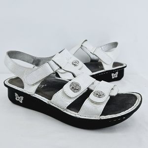 Alegria Kleo Pearl Rose Sandal in White Size 9